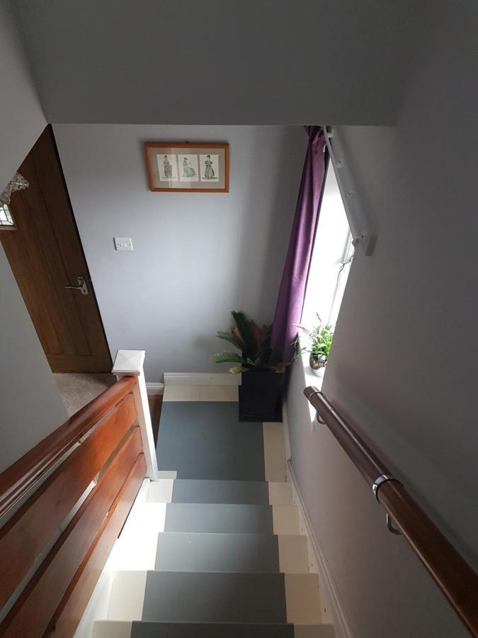 Post Office Row Apartment And Garden Крикоуел Екстериор снимка