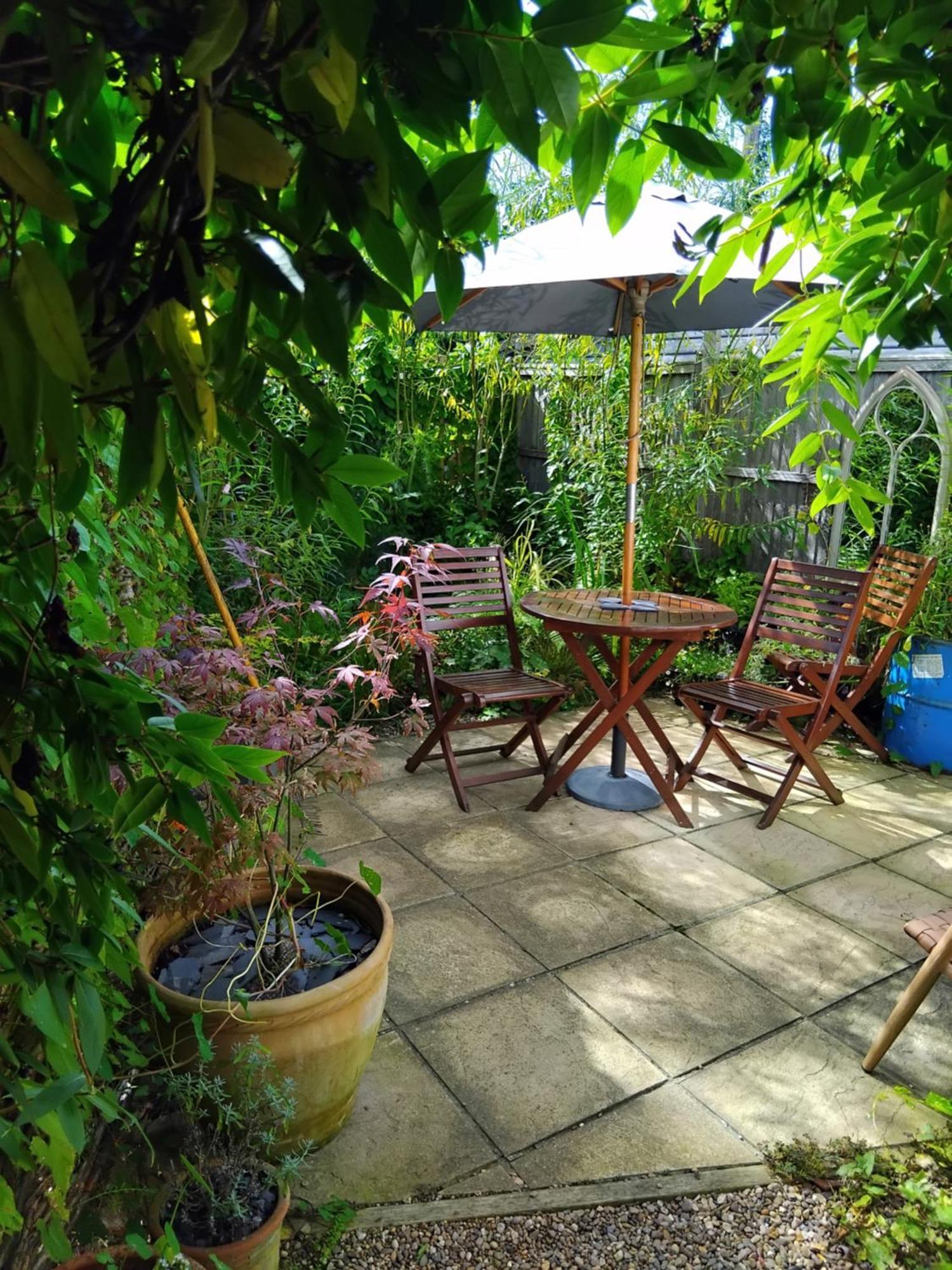 Post Office Row Apartment And Garden Крикоуел Екстериор снимка