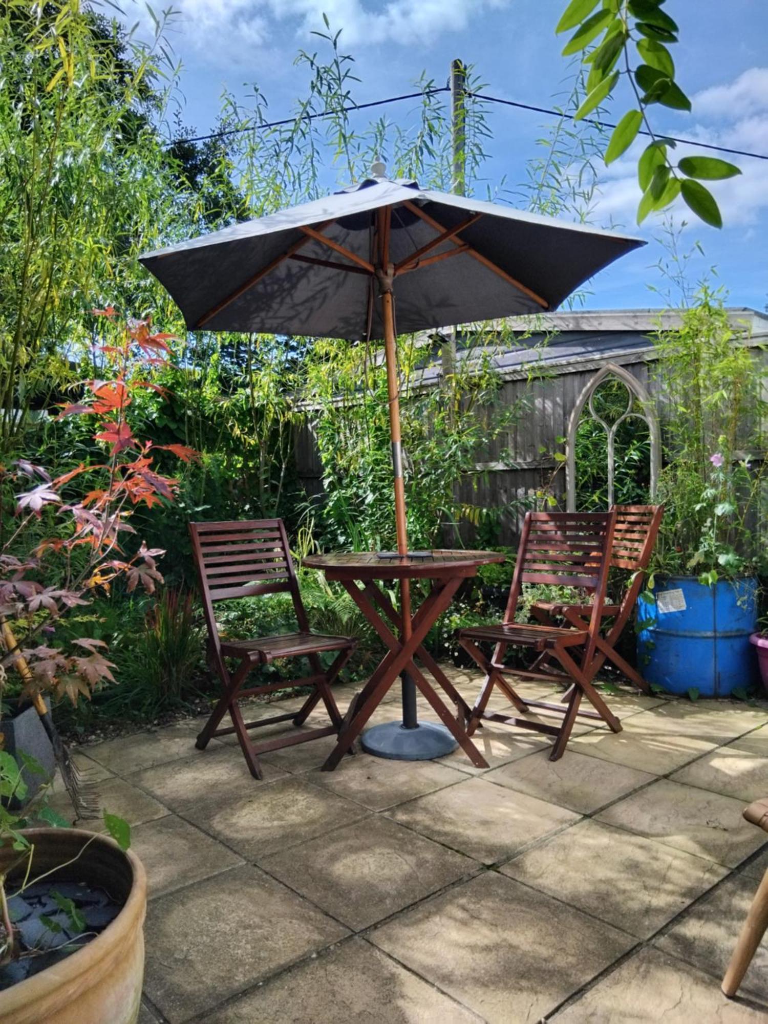 Post Office Row Apartment And Garden Крикоуел Екстериор снимка